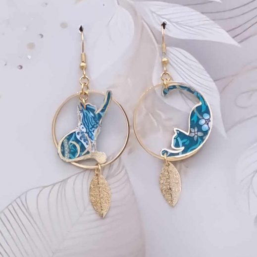 Boucles d'oreilles chat en TISSU liberty Strawberry thief émeraude Boucles d'oreilles chat en TISSU liberty Strawberry thief émeraude