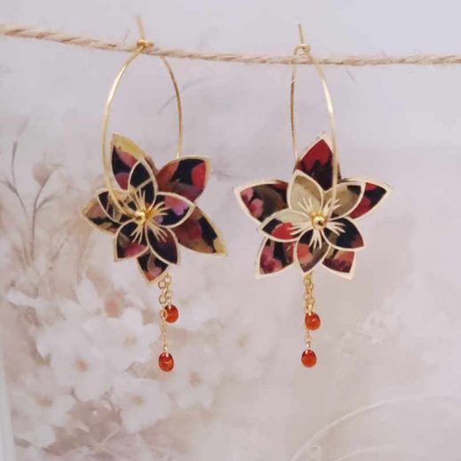Boucles d'oreilles grandes créoles Fleurs de Tiaré en tissu Liberty dreams of summer burnt Boucles d'oreilles grandes créoles Fleurs de Tiaré en tissu Liberty dreams of summer burnt
