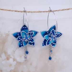 Boucles d'oreilles grandes créoles Fleurs de Tiaré en tissu Petit Pan Wasabi bleu