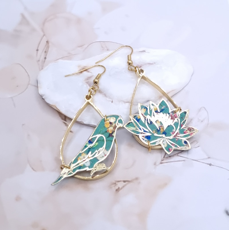 Boucles d'oreilles oiseau perruche et lotus en TISSU liberty Donna Leigh Jade