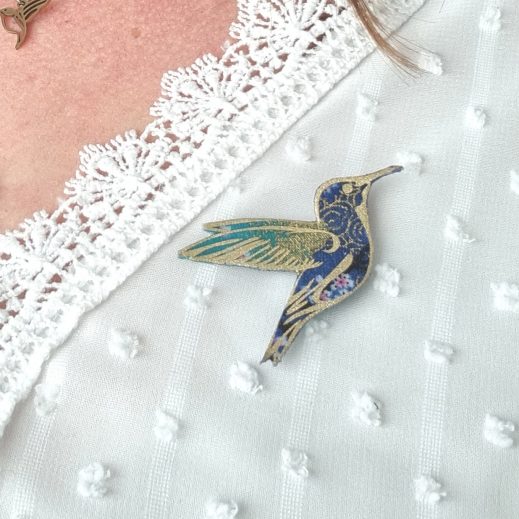 Broche Colibri en tissu japonais sakura bleu Broche Colibri en tissu japonais sakura bleu