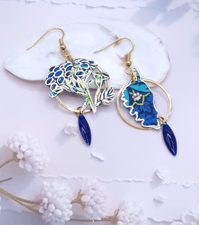 Boucles d'oreilles fleurs immortelles de Corse et Corse en TISSU Strawberry thief denim