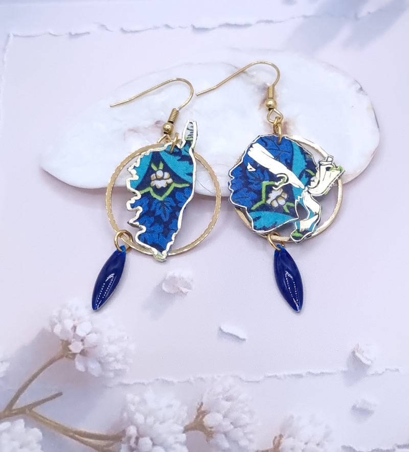 Boucles d'oreilles tête de Maure Corse et Corse en TISSU Strawberry thief denim