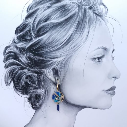 Boucle d'oreille Tête de maure Corse à l'unité en TISSU Strawberry thief denim Boucle d'oreille Tête de maure Corse à l'unité en TISSU Strawberry thief denim