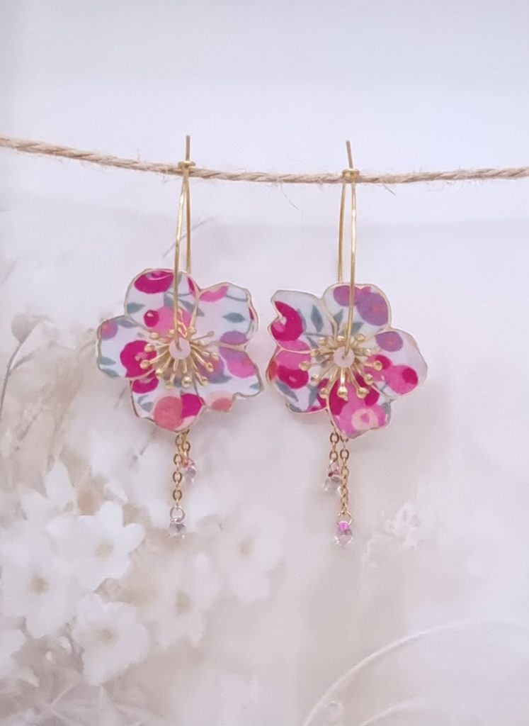 Boucles d'oreilles grandes créoles fleurs de cerisier en TISSU liberty Wiltshire Summer garden