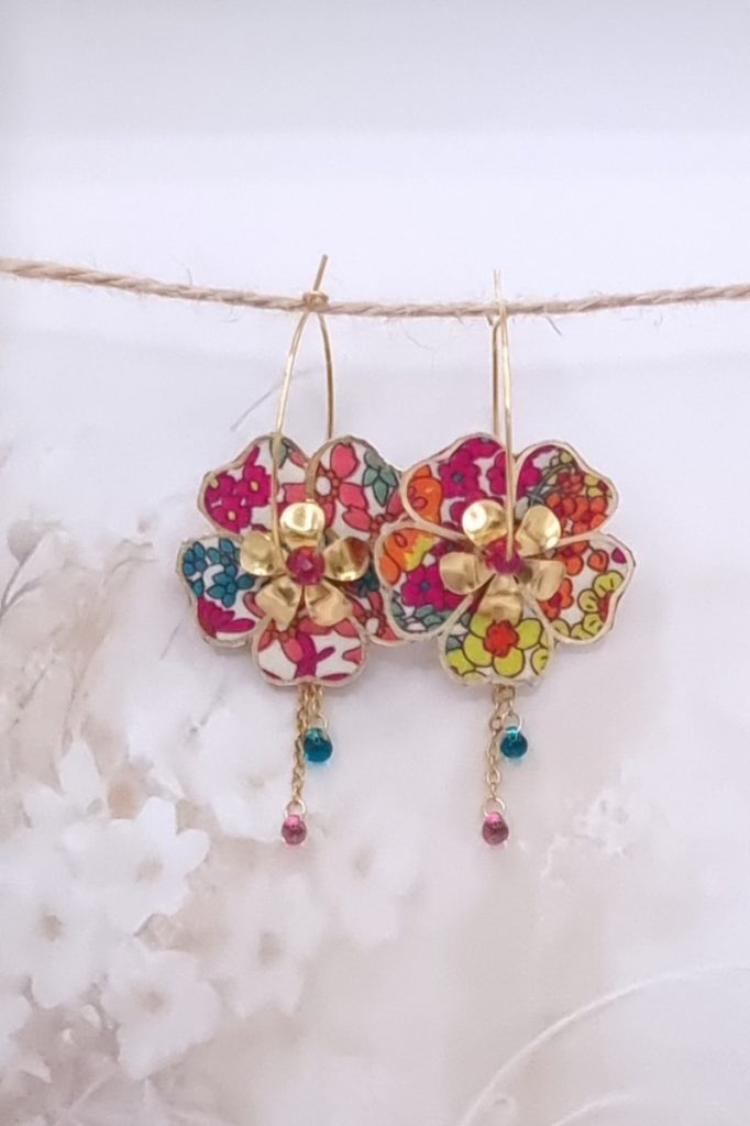 Boucles d'oreilles grandes créoles fleurs en TISSU liberty Margareth annie fushia