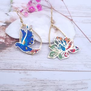 Boucles d'oreilles colombe et fleurs de magnolia en TISSU Margareth Annie orange et bleu