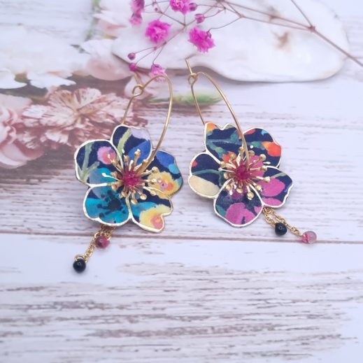 Boucles d'oreilles grandes créoles fleurs de cerisier en TISSU liberty Dream of summer Boucles d'oreilles grandes créoles fleurs de cerisier en TISSU liberty Dream of summer