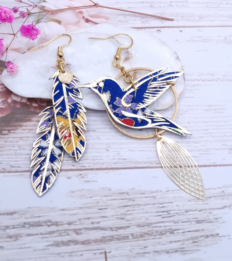 Boucles d'oreilles plumes et grand colibri en tissu japonese butterfly blue
