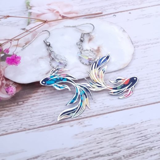 Boucles d'oreilles poisson médium en Tissu Liberty Dreams of summer multicolore Boucles d'oreilles poisson médium en Tissu Liberty Dreams of summer multicolore