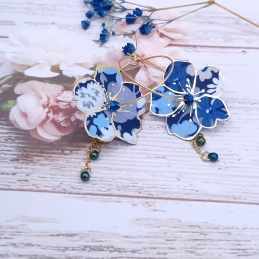 Boucles d'oreilles grandes créoles fleurs de cerisier en TISSU liberty Thorpe Barjavel