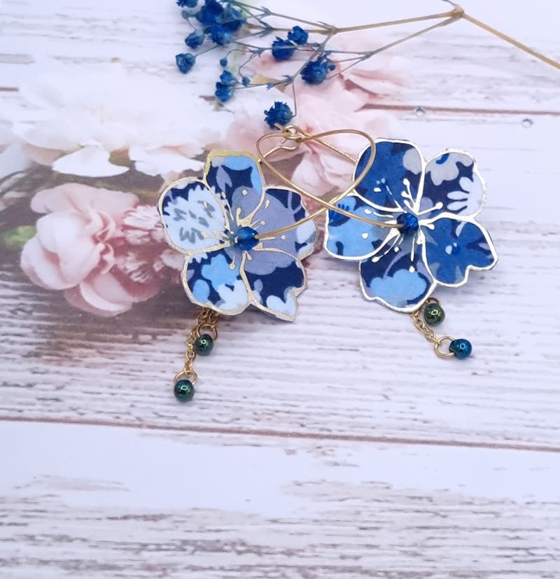 Boucles d'oreilles grandes créoles fleurs de cerisier en TISSU liberty Thorpe Barjavel