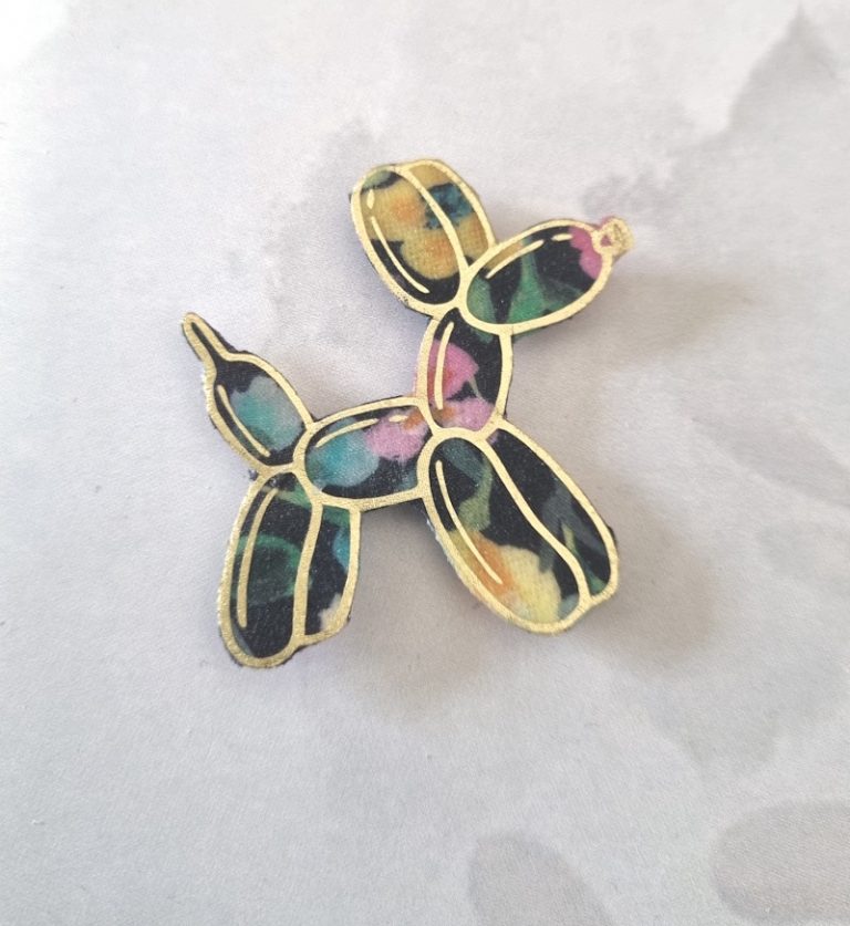 Broche Chien baudruche en tissu liberty dreams of summer multicolore