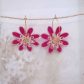 Boucles d'oreilles grandes créoles Marguerites en tissu Phoebe fuchsia