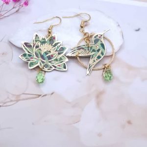 Boucles d'oreilles colibri et fleurs de lotus en TISSU liberty David Joe vert