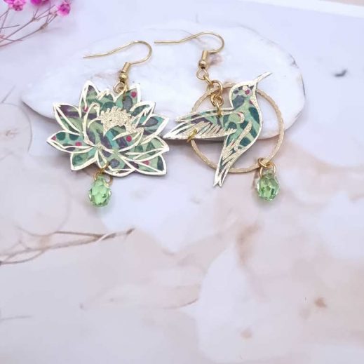 Boucles d'oreilles colibri et fleurs de lotus en TISSU liberty David Joe vert