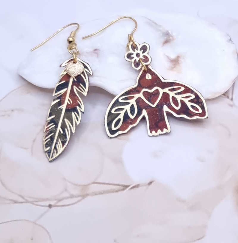 Boucles d'oreilles oiseau stylisé et plumes en tissu liberty Heritage Garden automne