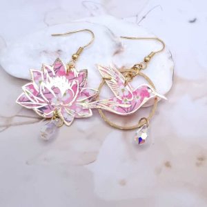 Boucles d'oreilles colibri et fleurs de lotus en TISSU Mitsi valéria rose