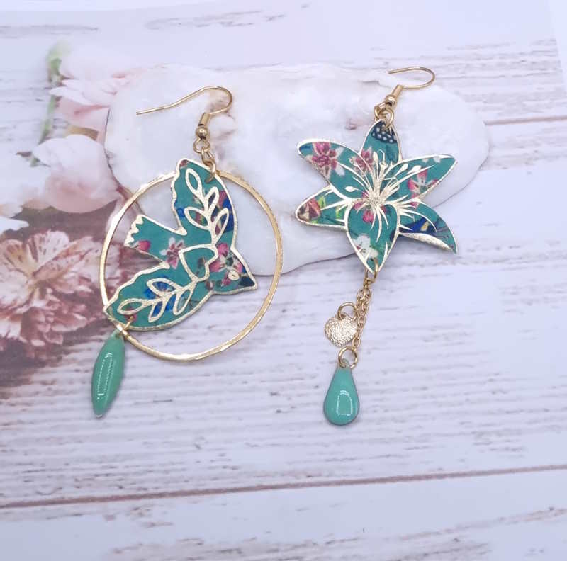 Boucles d'oreilles oiseau stylisé et lys en TISSU liberty Donna leigh Jade