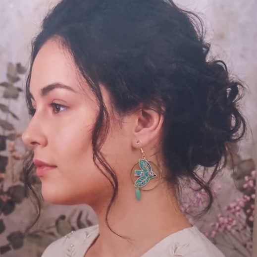 Boucles d'oreilles oiseau stylisé et lys en TISSU liberty Donna leigh Jade Boucles d'oreilles oiseau stylisé et lys en TISSU liberty Donna leigh Jade