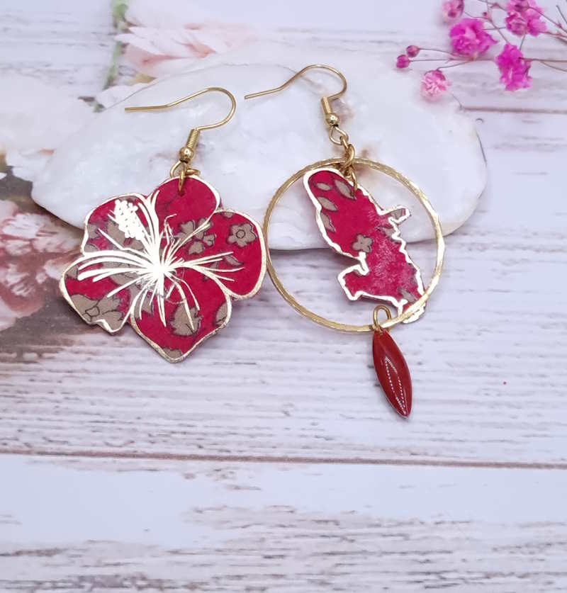 Boucles d'oreilles hibiscus et Martinique en Tissu liberty Capel rubis