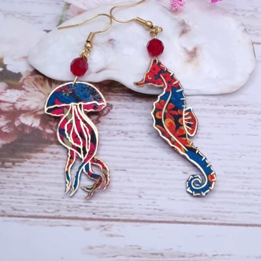 Boucles d'oreilles Hippocampe et méduse en liberty Ciara pétrole perle cristal
