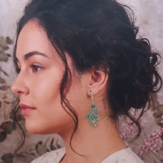 Boucles d'oreilles oiseaux stylisés en TISSU liberty Donna Leigh Jade et agate verte Boucles d'oreilles oiseaux stylisés en TISSU liberty Donna Leigh Jade et agate verte