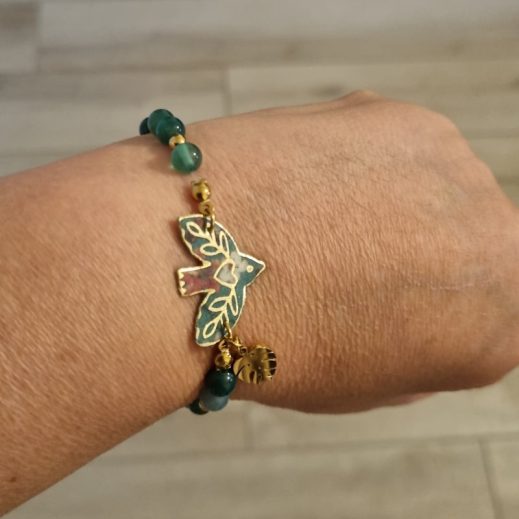 Bracelet élastique oiseau en liberty donna leigh jade et perles d'agate verte Bracelet élastique oiseau en liberty donna leigh jade et perles d'agate verte